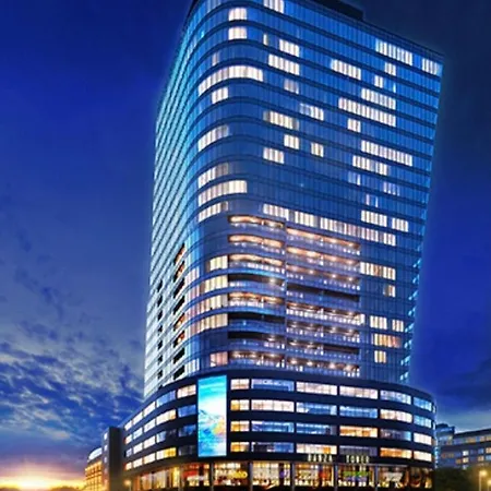 Hanza Tower Bohemia 23 Pool & Jacussi 公寓